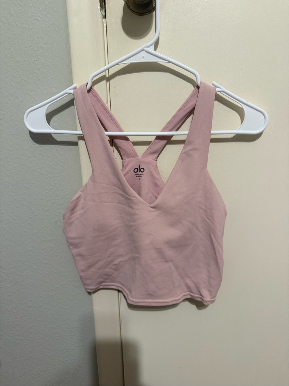 ALO Yoga Pink V-Neck Cropped Sports Tank